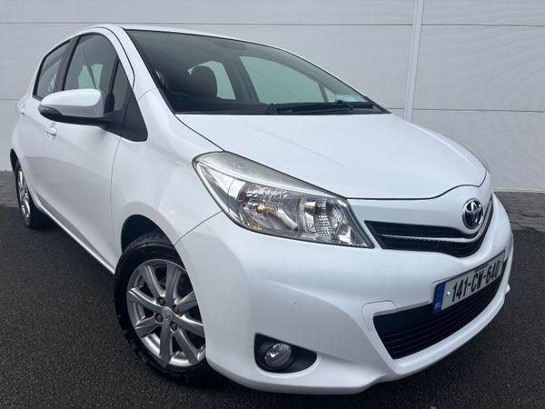 Toyota Yaris Hatchback, Petrol, 2014, White