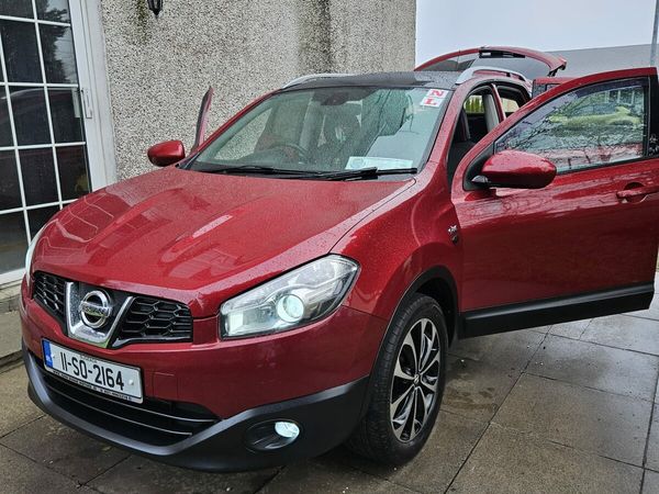 Nissan Qashqai Hatchback, Diesel, 2011, Red