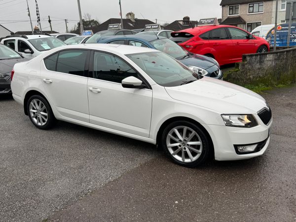 Skoda Octavia Saloon, Petrol, 2017, White