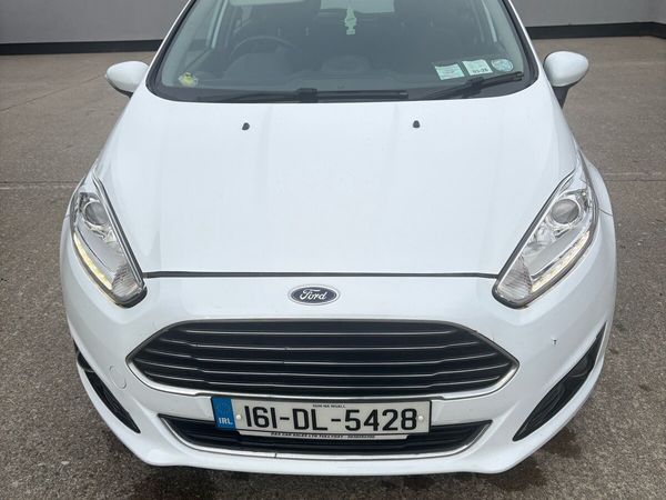 Ford Fiesta Hatchback, Petrol, 2016, White