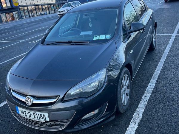 Vauxhall Astra Hatchback, Diesel, 2014, Black