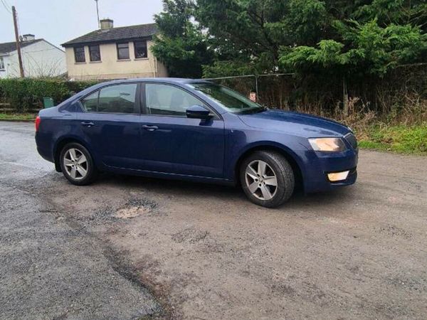 Skoda Octavia Hatchback, Diesel, 2013, Blue