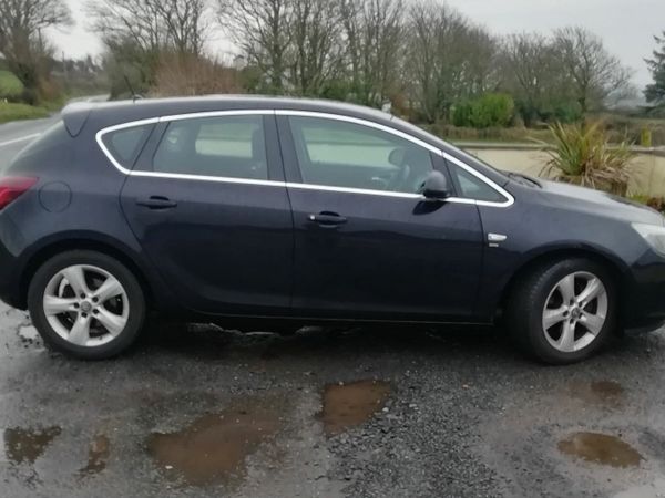 Vauxhall Astra Hatchback, Diesel, 2010, Black