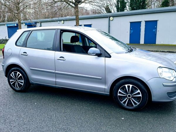 Volkswagen Polo Hatchback, Petrol, 2007, Silver