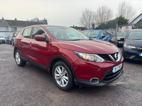 Nissan Qashqai Hatchback, Petrol, 2015, Red