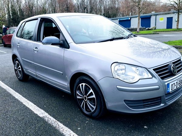 Volkswagen Polo Hatchback, Petrol, 2007, Silver
