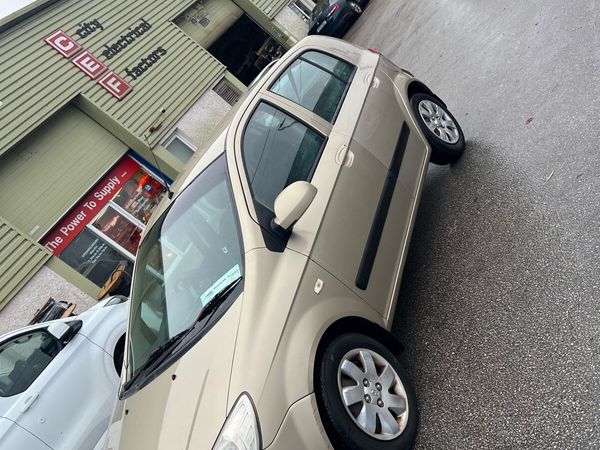 Hyundai Getz Hatchback, Petrol, 2008, Gold