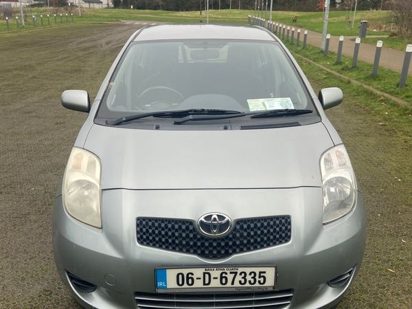 Toyota Yaris Hatchback, Petrol, 2006, Silver