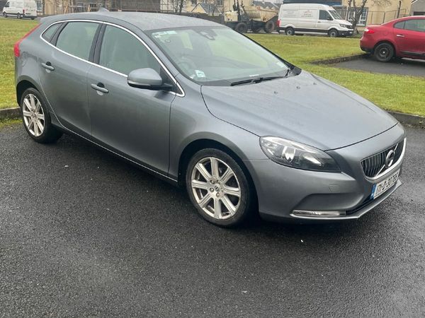 Volvo V40 Hatchback, Diesel, 2017, Grey