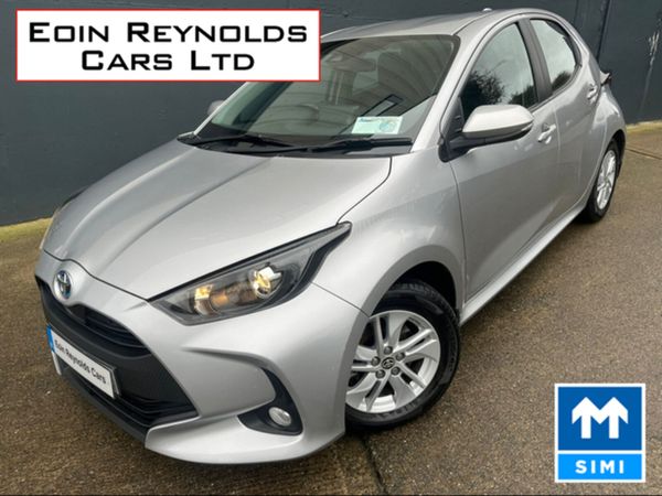 Toyota Yaris Hatchback, Petrol Hybrid, 2022, Grey