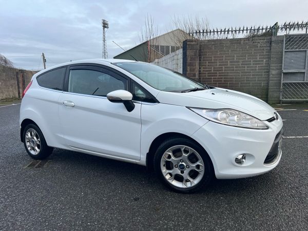 Ford Fiesta Hatchback, Petrol, 2012, White