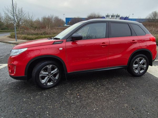 Suzuki Vitara SUV, Petrol, 2015, Red