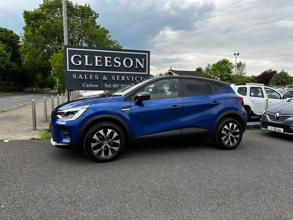 Renault Captur Hatchback, Petrol, 2022, Blue