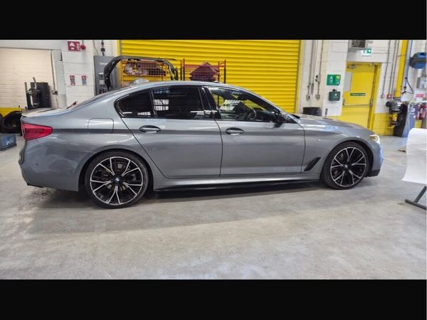 BMW 5-Series Saloon, Diesel, 2019, Blue