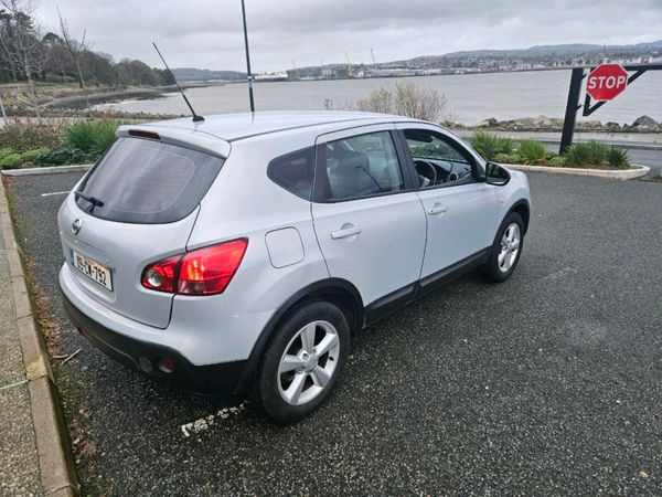 Nissan Qashqai Hatchback, Petrol, 2009, Silver