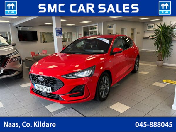 Ford Focus Hatchback, Petrol, 2024, Red