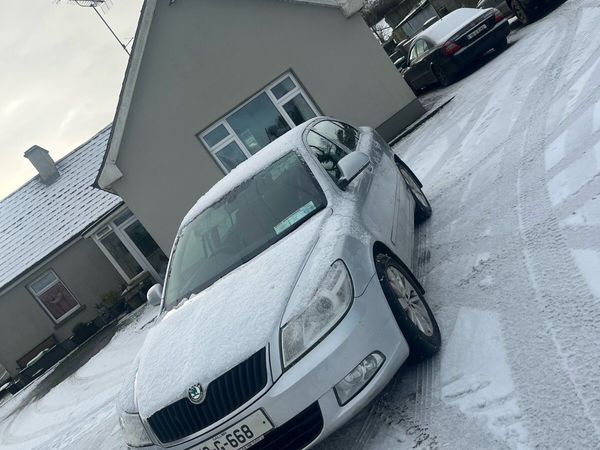 Skoda Octavia Saloon, Diesel, 2012, Silver