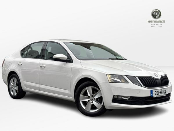 Skoda Octavia Hatchback, Diesel, 2020, White