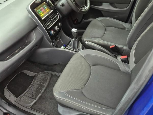 Renault Clio Hatchback, Petrol, 2019, Blue