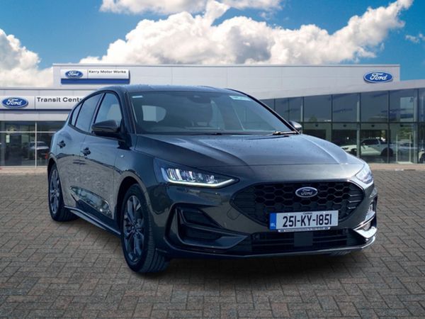 Ford Focus Hatchback, Petrol, 2025, Grey