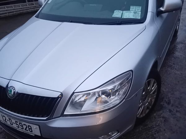 Skoda Octavia Saloon, Diesel, 2012, Silver
