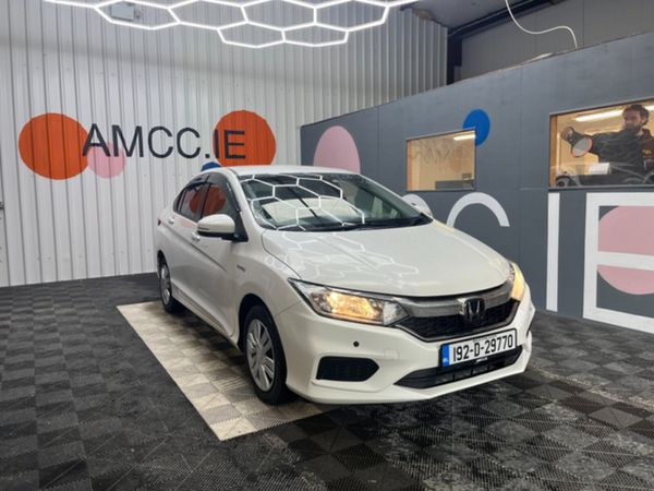 Honda Grace Saloon, Petrol Hybrid, 2019, White