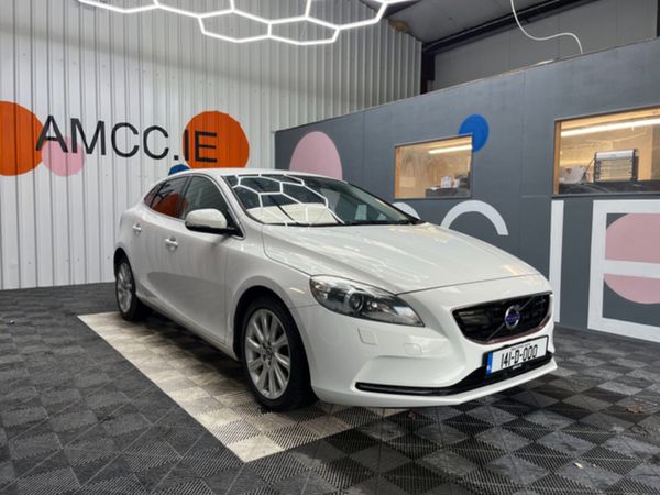 Volvo V40 Hatchback, Petrol, 2014, White