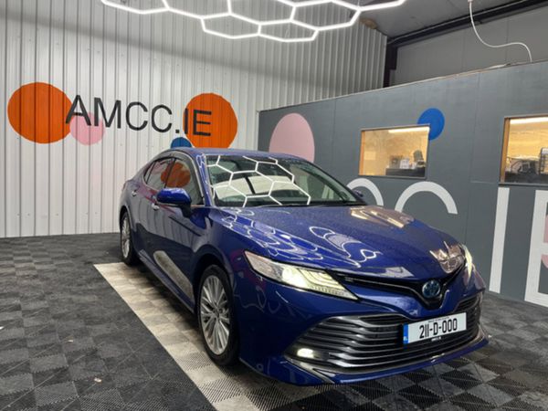 Toyota Camry Saloon, Petrol Hybrid, 2021, Blue