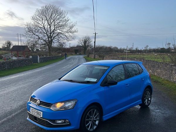 Volkswagen Polo Hatchback, Petrol, 2015, Blue
