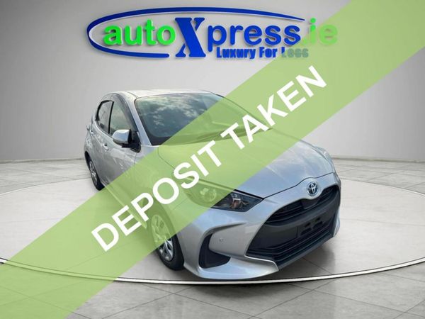 Toyota Yaris Hatchback, Petrol Hybrid, 2020, Silver