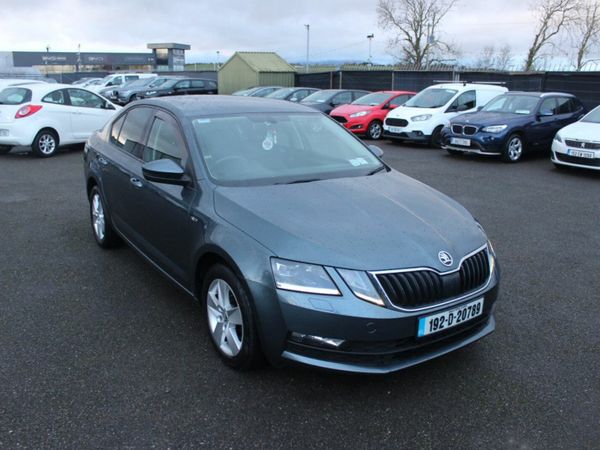 Skoda Octavia Saloon, Diesel, 2019, Grey