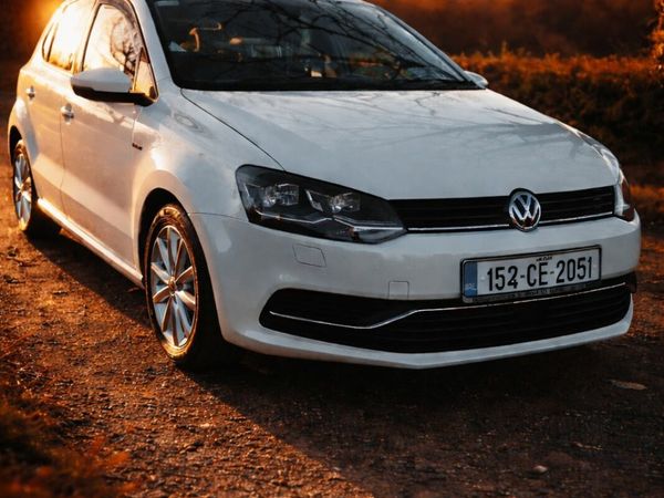 Volkswagen Polo Hatchback, Petrol, 2015, White