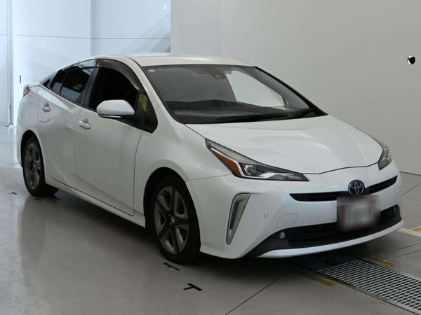 Toyota Prius Saloon, Petrol Hybrid, 2020, White