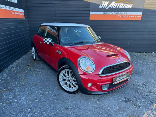 Mini Cooper Hatchback, Petrol, 2013, Red