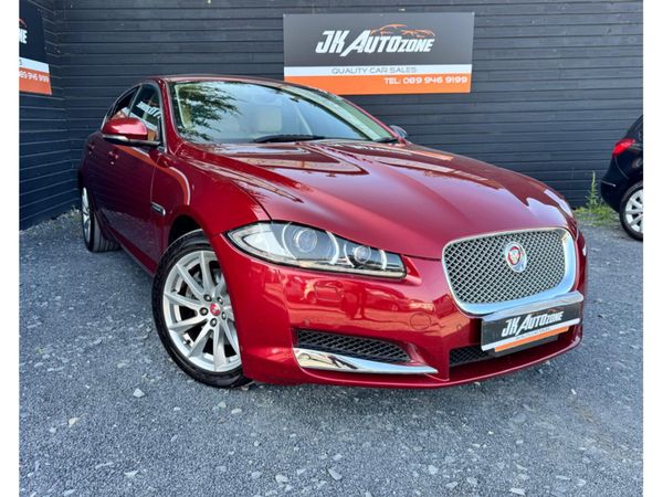 Jaguar XF Saloon, Petrol, 2014, Red