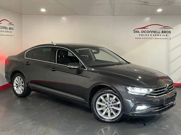 Volkswagen Passat Saloon, Diesel, 2022, Grey