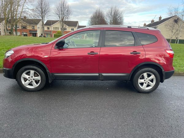 Nissan Qashqai+2 MPV, Diesel, 2013, Red