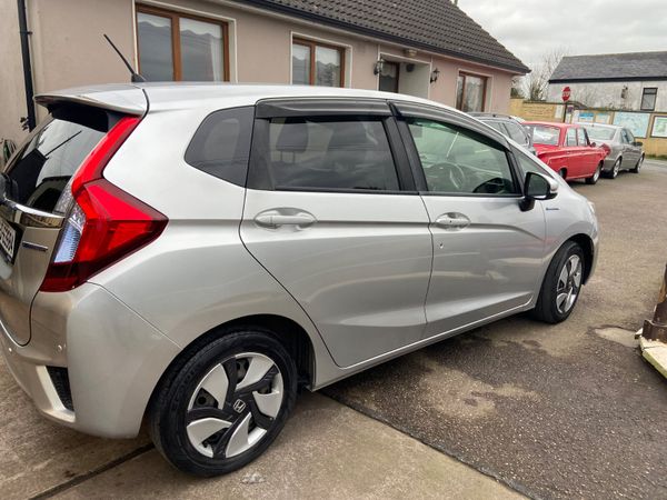 Honda Fit Hatchback, Petrol Hybrid, 2016, Silver