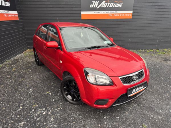 Kia Rio Hatchback, Diesel, 2010, Red