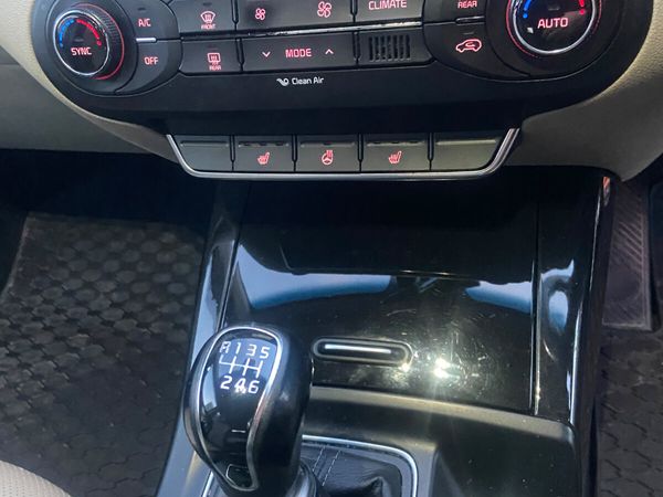 Kia Sorento SUV, Diesel, 2017, Red