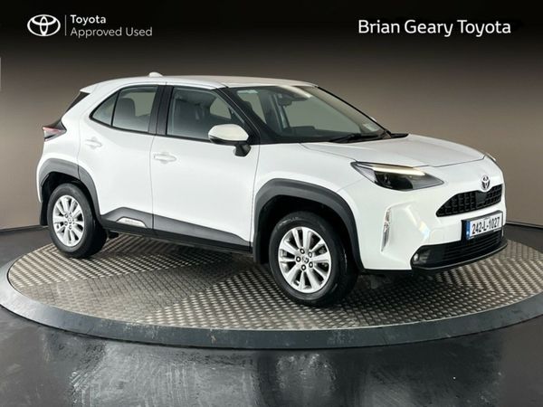 Toyota Yaris Cross Hatchback, Petrol Hybrid, 2024, White