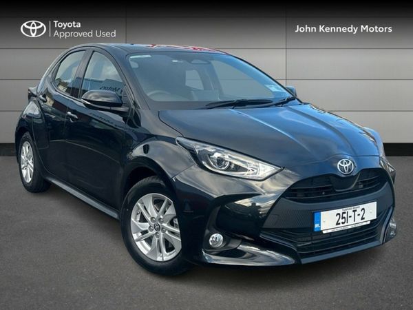 Toyota Yaris Hatchback, Petrol Hybrid, 2025, Black