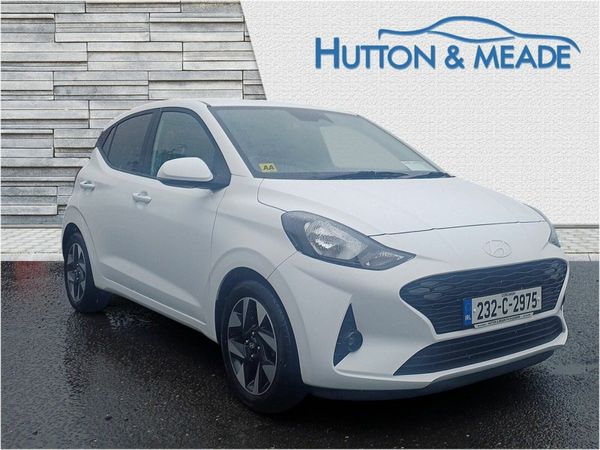 Hyundai i10 Hatchback, Petrol, 2023, White