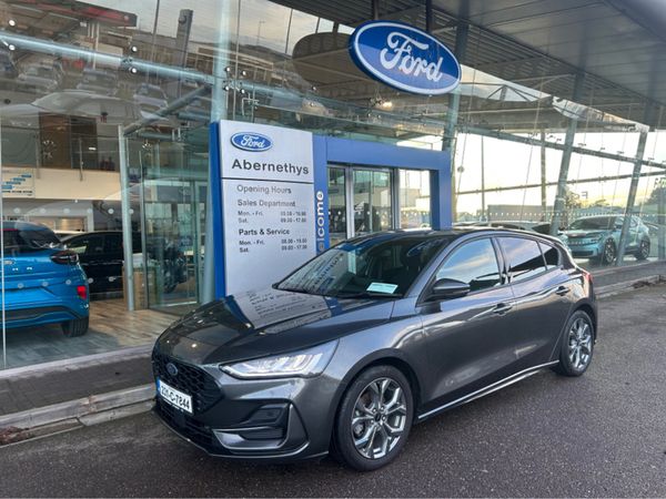 Ford Focus Hatchback, Petrol, 2023, Grey
