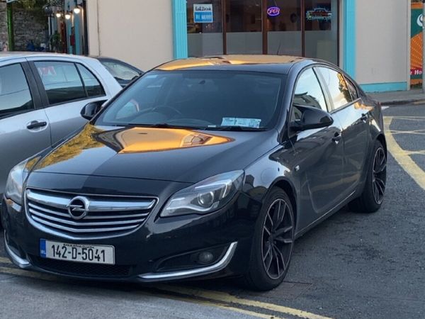 Opel Insignia Hatchback, Diesel, 2014, Black