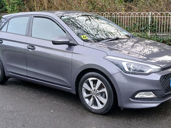 Hyundai i20 Hatchback, Petrol, 2017, Grey