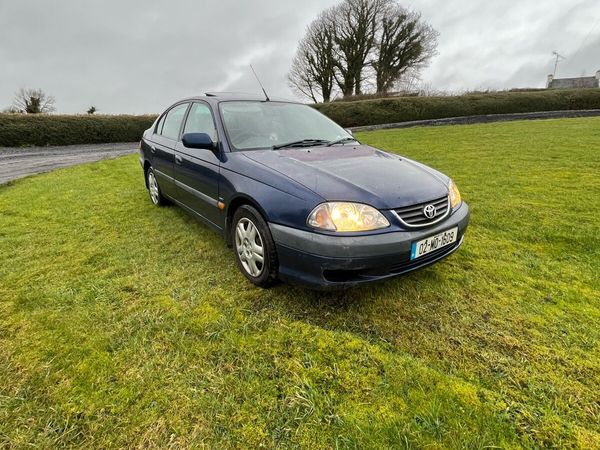 Toyota Avensis Saloon, Petrol, 2002, Blue