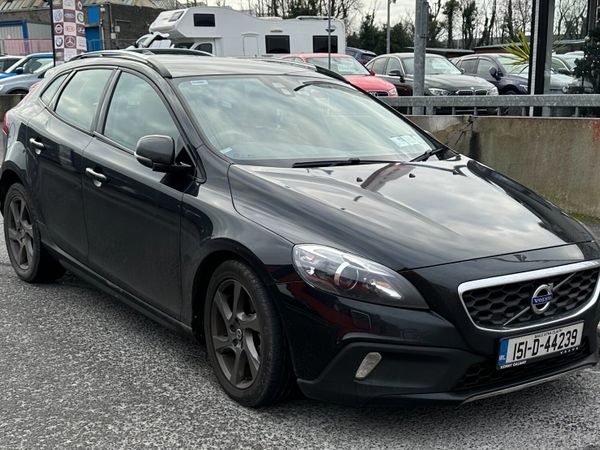 Volvo V40 Hatchback, Diesel, 2015, Black