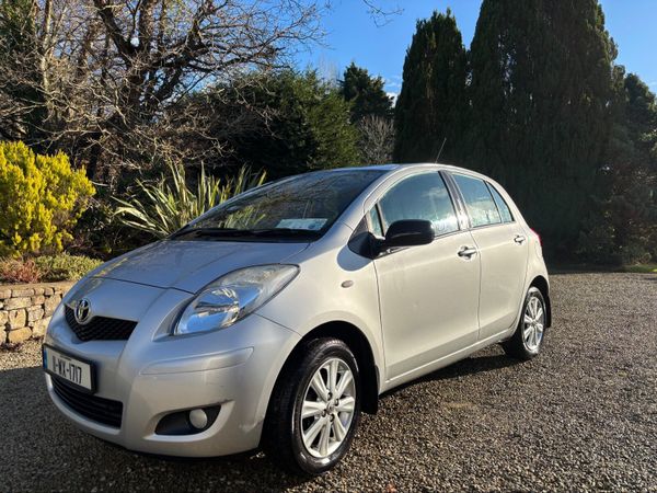 Toyota Yaris Hatchback, Petrol, 2011, Silver