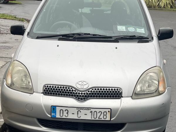 Toyota Yaris Hatchback, Petrol, 2003, Silver